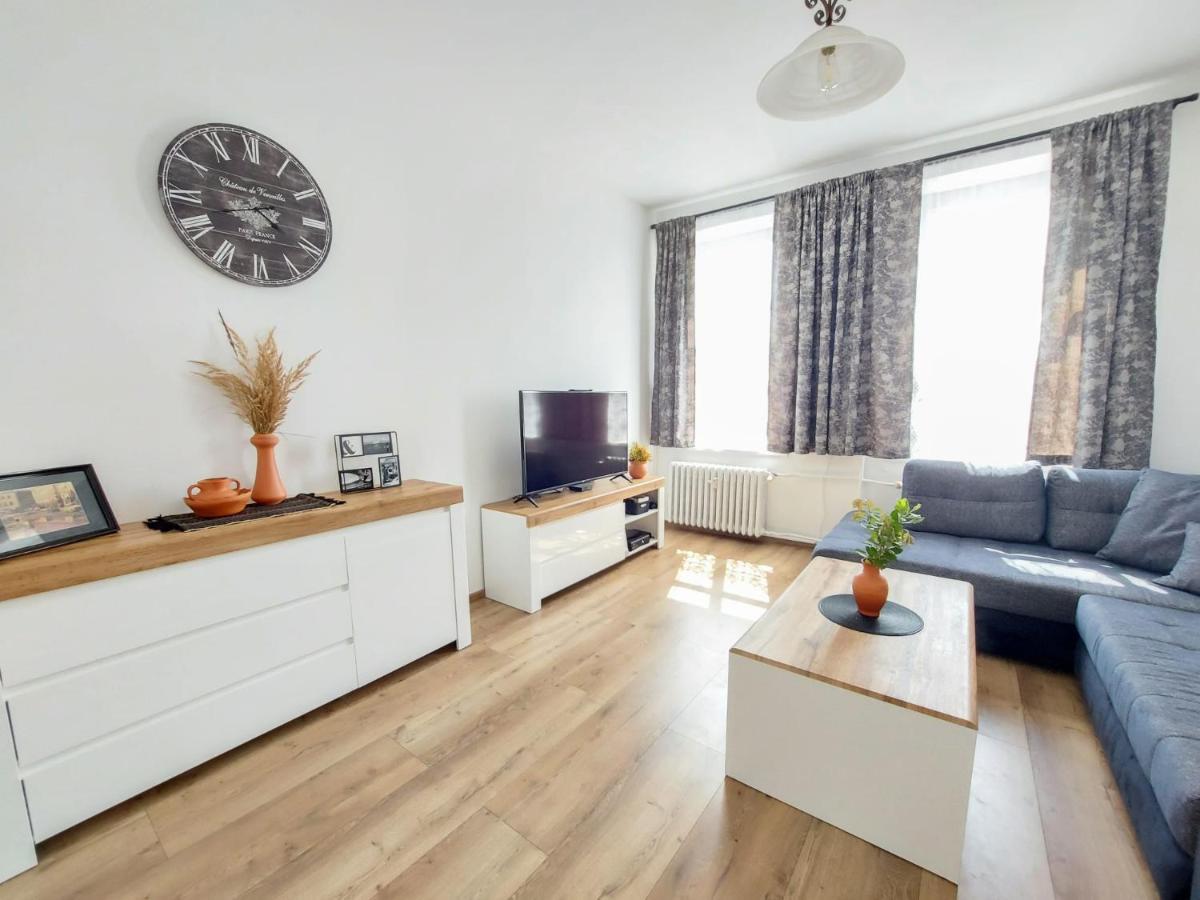 Ratusz Na 5 Apartment เยเลเนียกูรา ภายนอก รูปภาพ