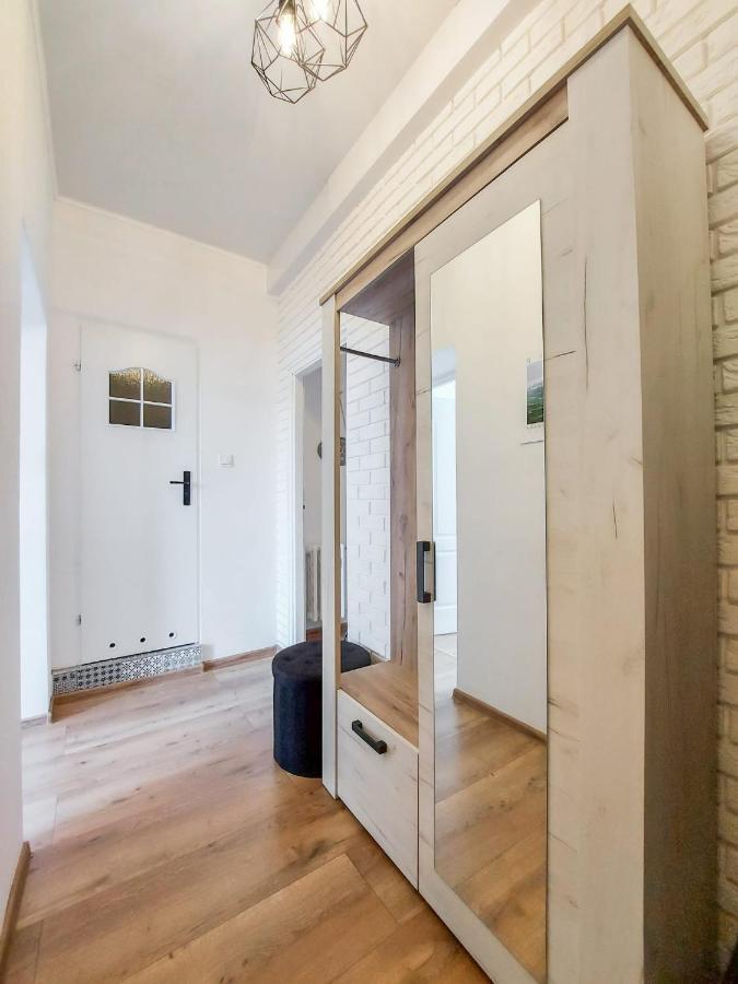 Ratusz Na 5 Apartment เยเลเนียกูรา ภายนอก รูปภาพ