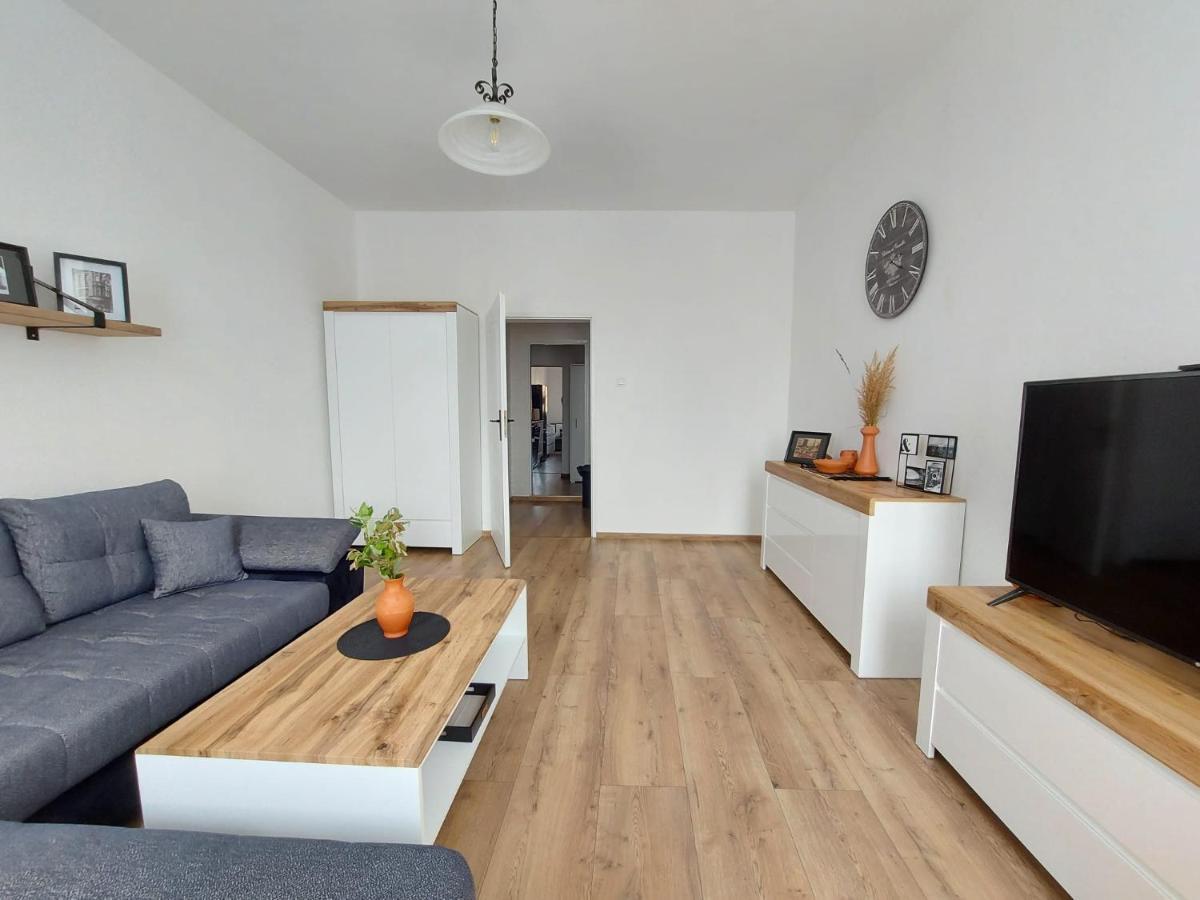 Ratusz Na 5 Apartment เยเลเนียกูรา ภายนอก รูปภาพ