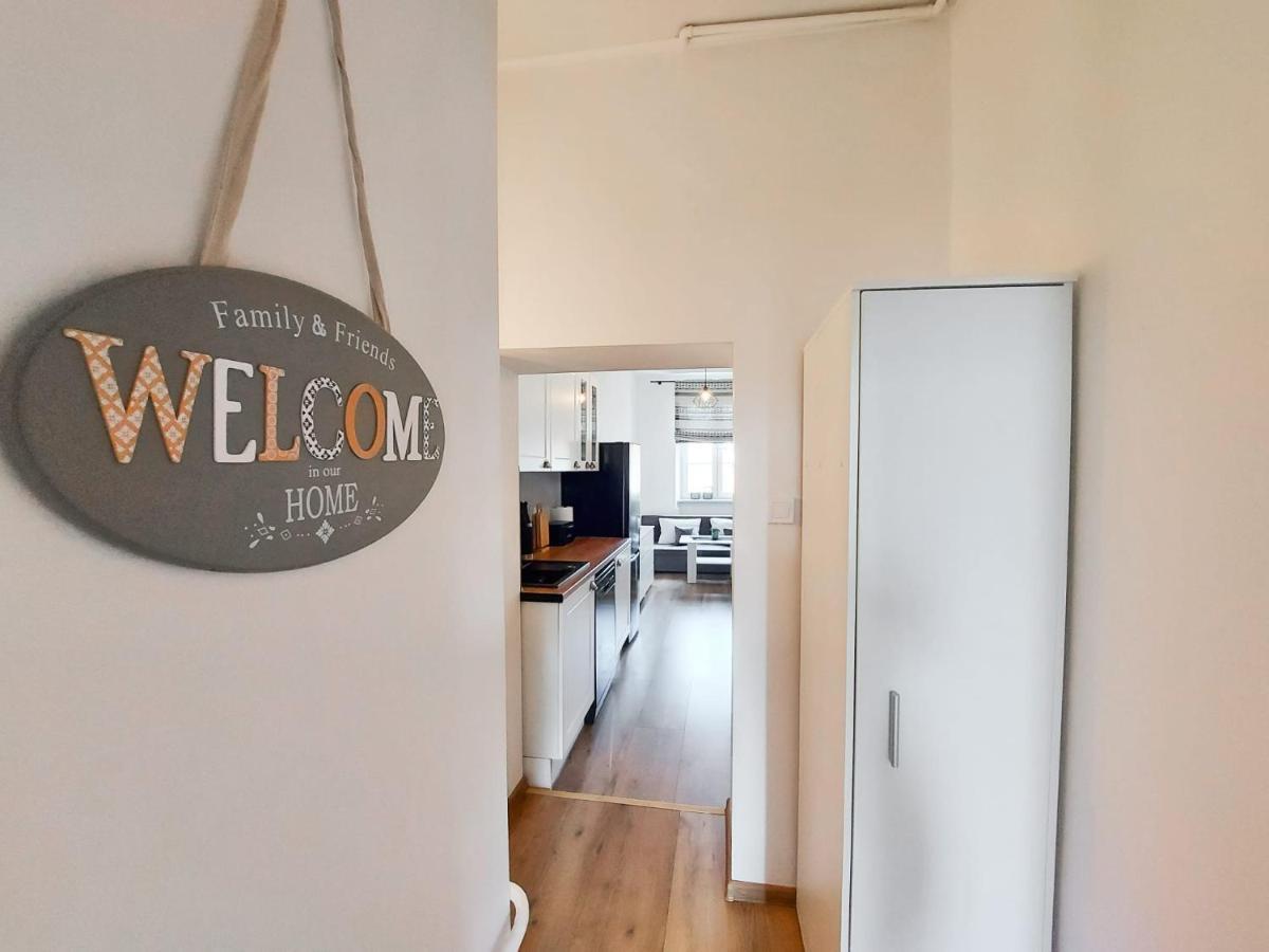 Ratusz Na 5 Apartment เยเลเนียกูรา ภายนอก รูปภาพ