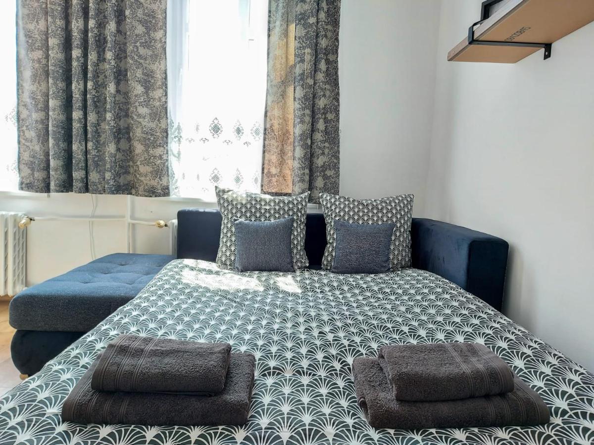 Ratusz Na 5 Apartment เยเลเนียกูรา ภายนอก รูปภาพ