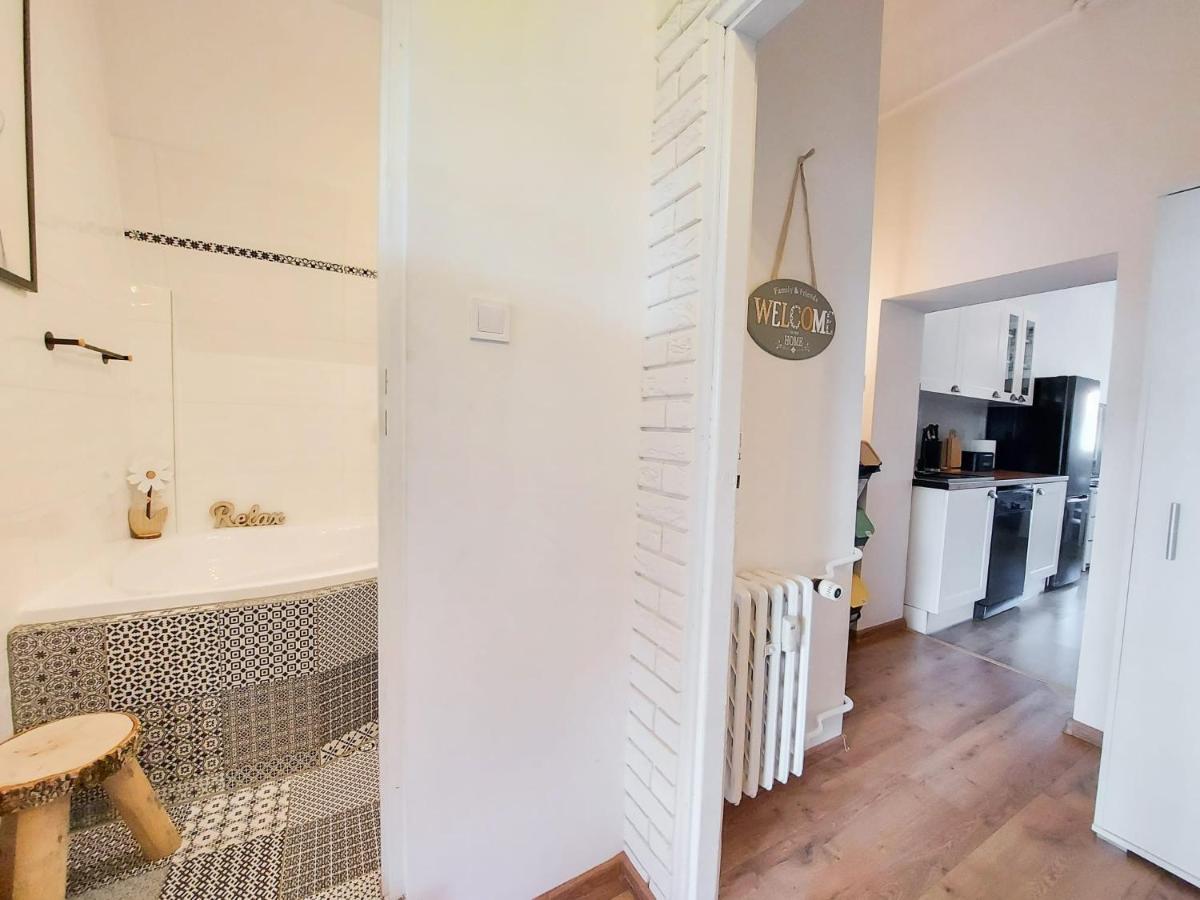 Ratusz Na 5 Apartment เยเลเนียกูรา ภายนอก รูปภาพ