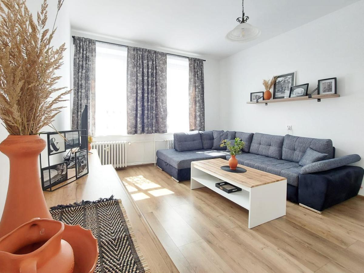 Ratusz Na 5 Apartment เยเลเนียกูรา ภายนอก รูปภาพ