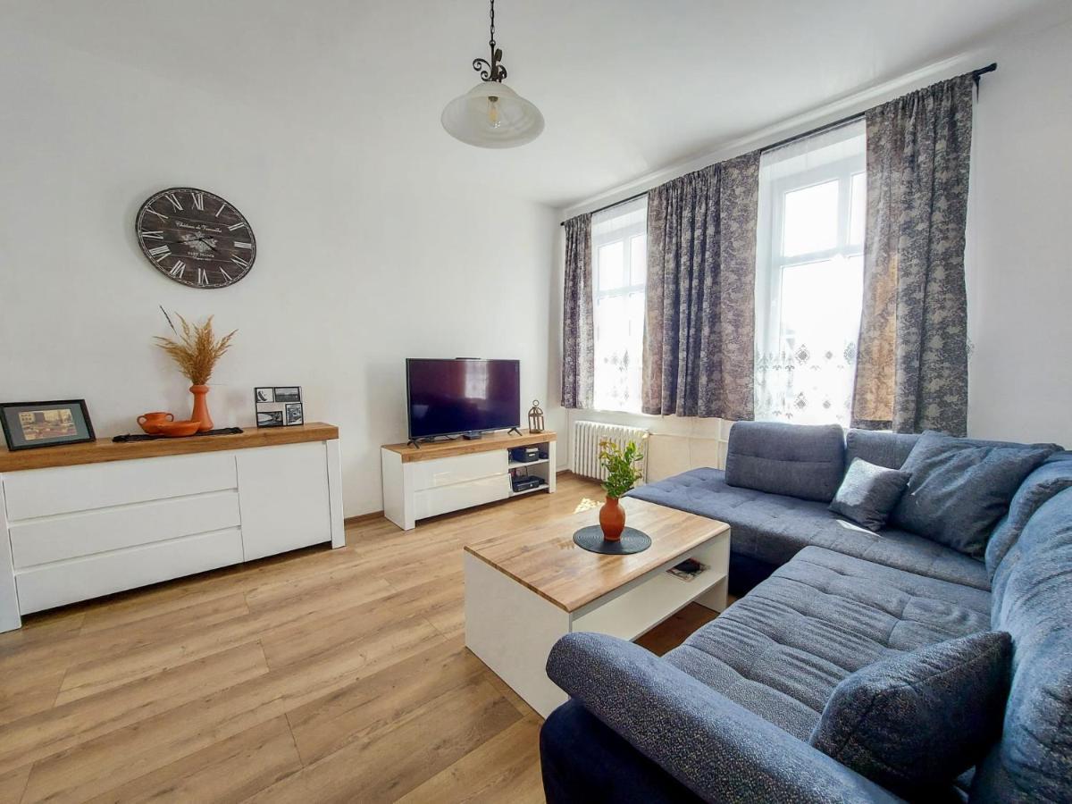 Ratusz Na 5 Apartment เยเลเนียกูรา ภายนอก รูปภาพ